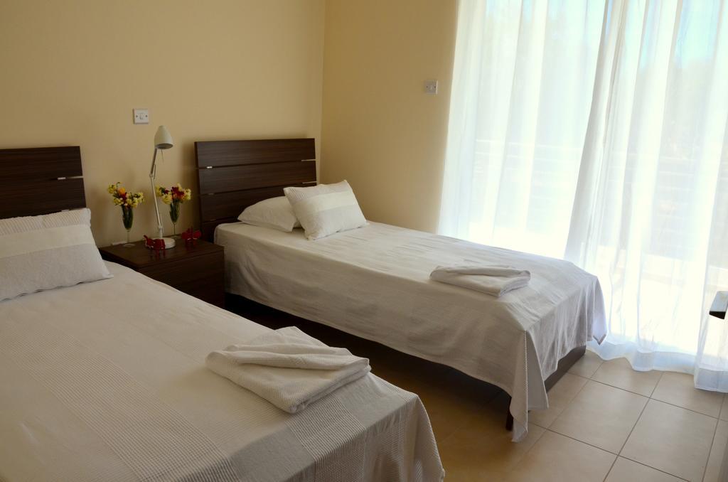 Domino Blue Apartment Paralimni Zewnętrze zdjęcie