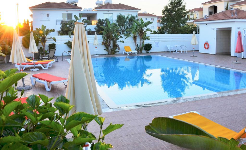 Domino Blue Apartment Paralimni Zewnętrze zdjęcie
